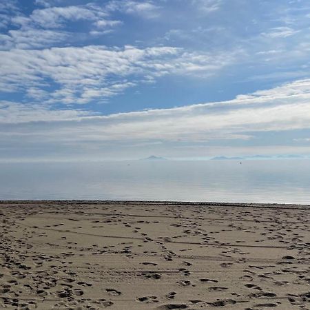 Charming Beachfront Apartment Мурсія Екстер'єр фото