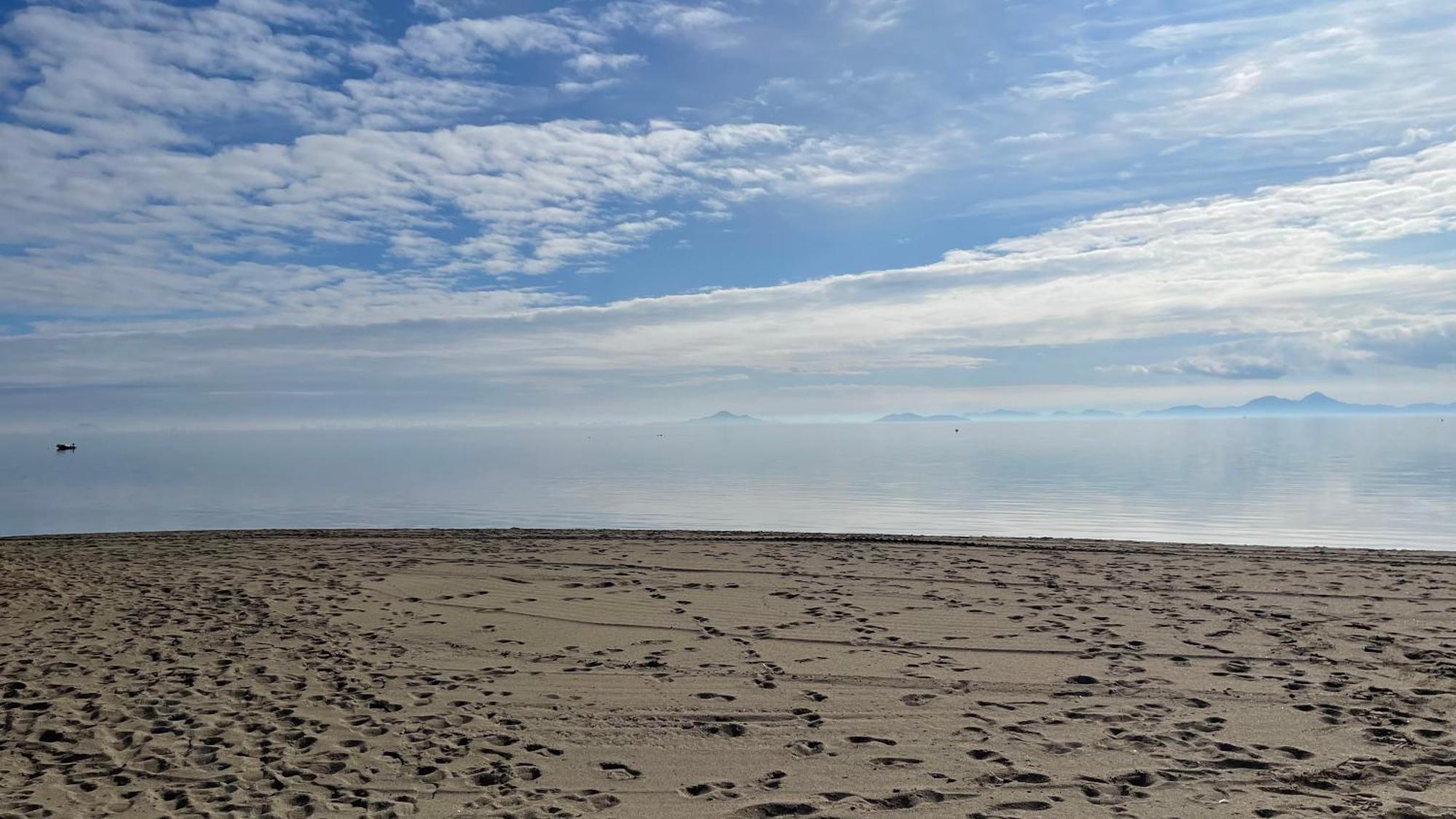 Charming Beachfront Apartment Мурсія Екстер'єр фото