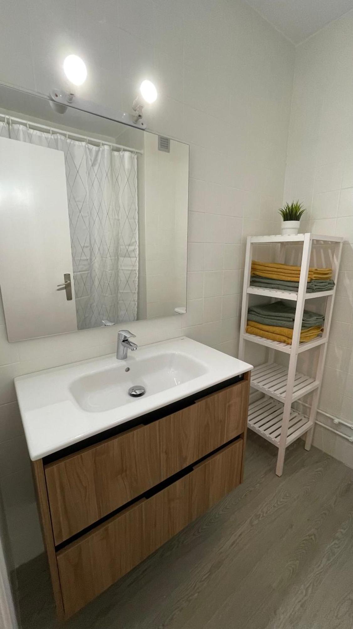 Charming Beachfront Apartment Мурсія Екстер'єр фото