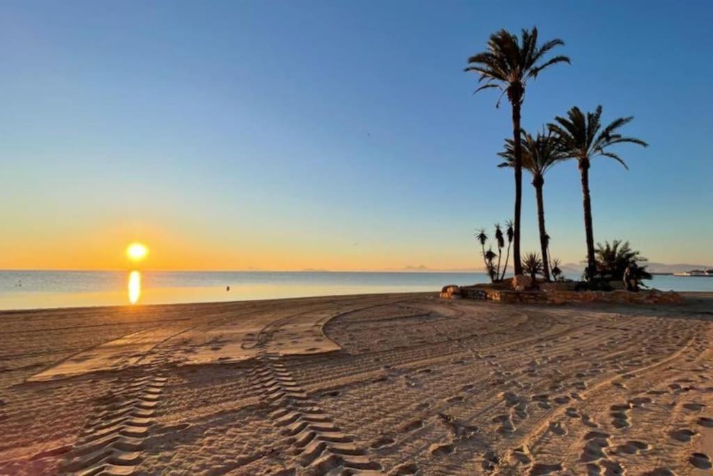 Charming Beachfront Apartment Мурсія Екстер'єр фото